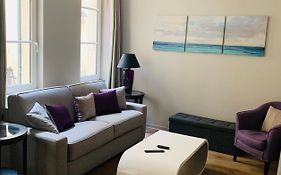 Appartement Versailles quartier Notre Dame au pied du Chateau avec Parking