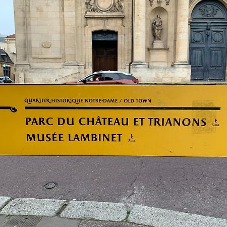 Appartement Versailles quartier Notre Dame au pied du Chateau avec Parking Extérieur photo