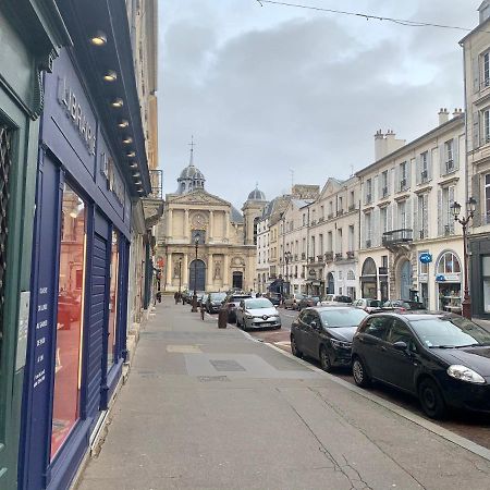Appartement Versailles quartier Notre Dame au pied du Chateau avec Parking Extérieur photo