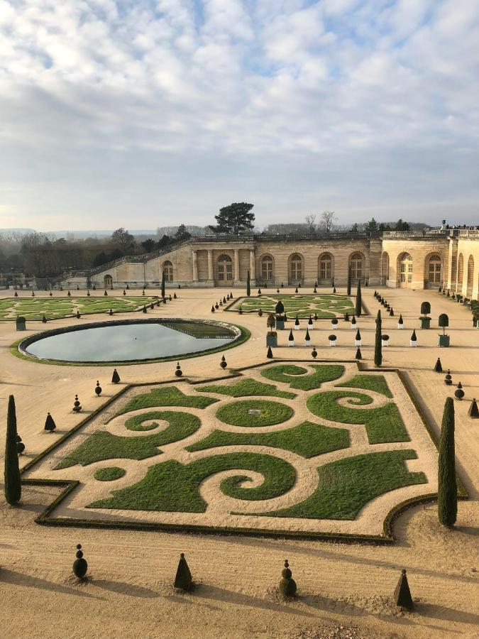 Appartement Versailles quartier Notre Dame au pied du Chateau avec Parking Extérieur photo