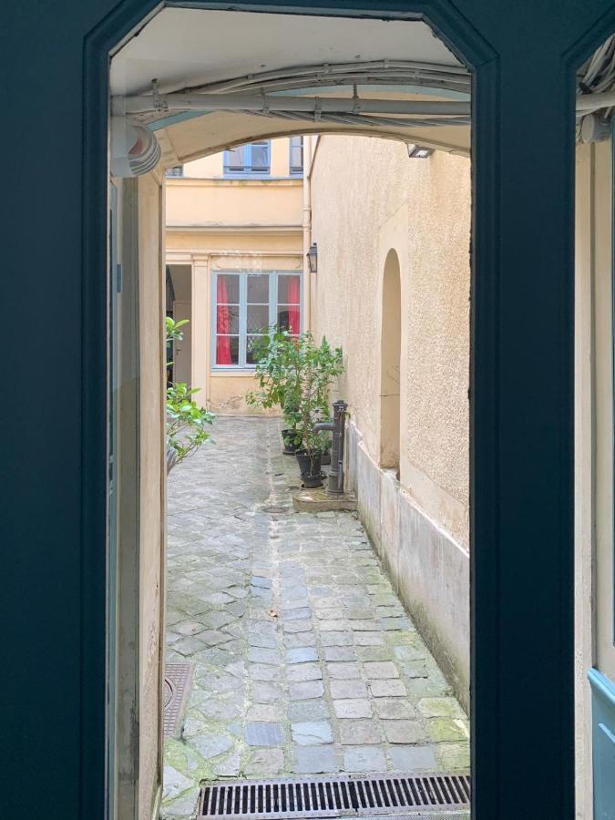 Appartement Versailles quartier Notre Dame au pied du Chateau avec Parking Extérieur photo