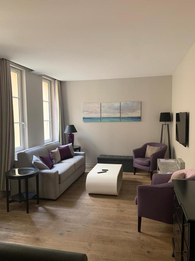Appartement Versailles quartier Notre Dame au pied du Chateau avec Parking Extérieur photo