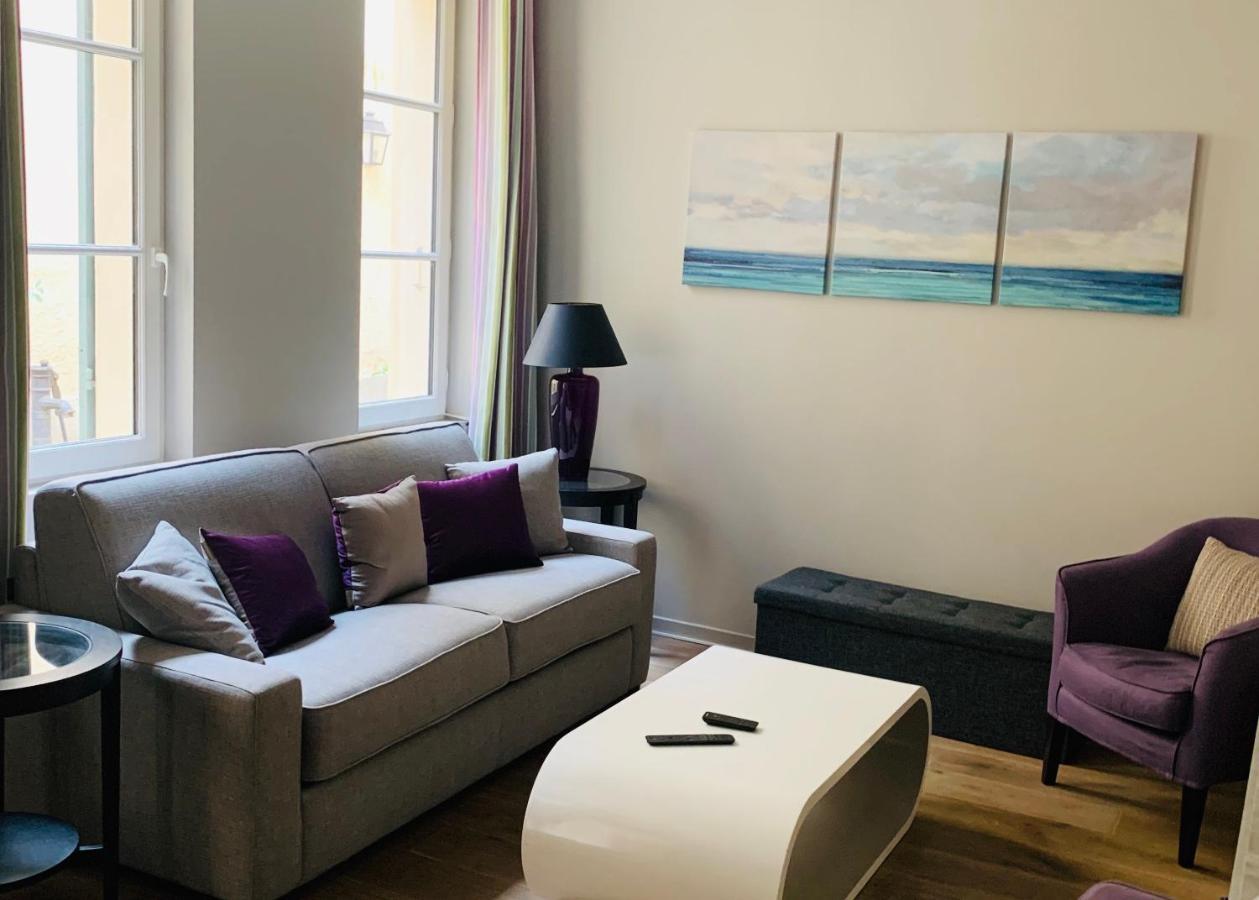 Appartement Versailles quartier Notre Dame au pied du Chateau avec Parking Extérieur photo