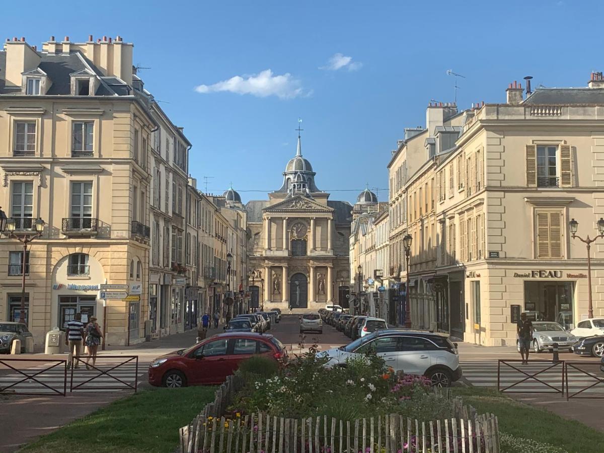Appartement Versailles quartier Notre Dame au pied du Chateau avec Parking Extérieur photo