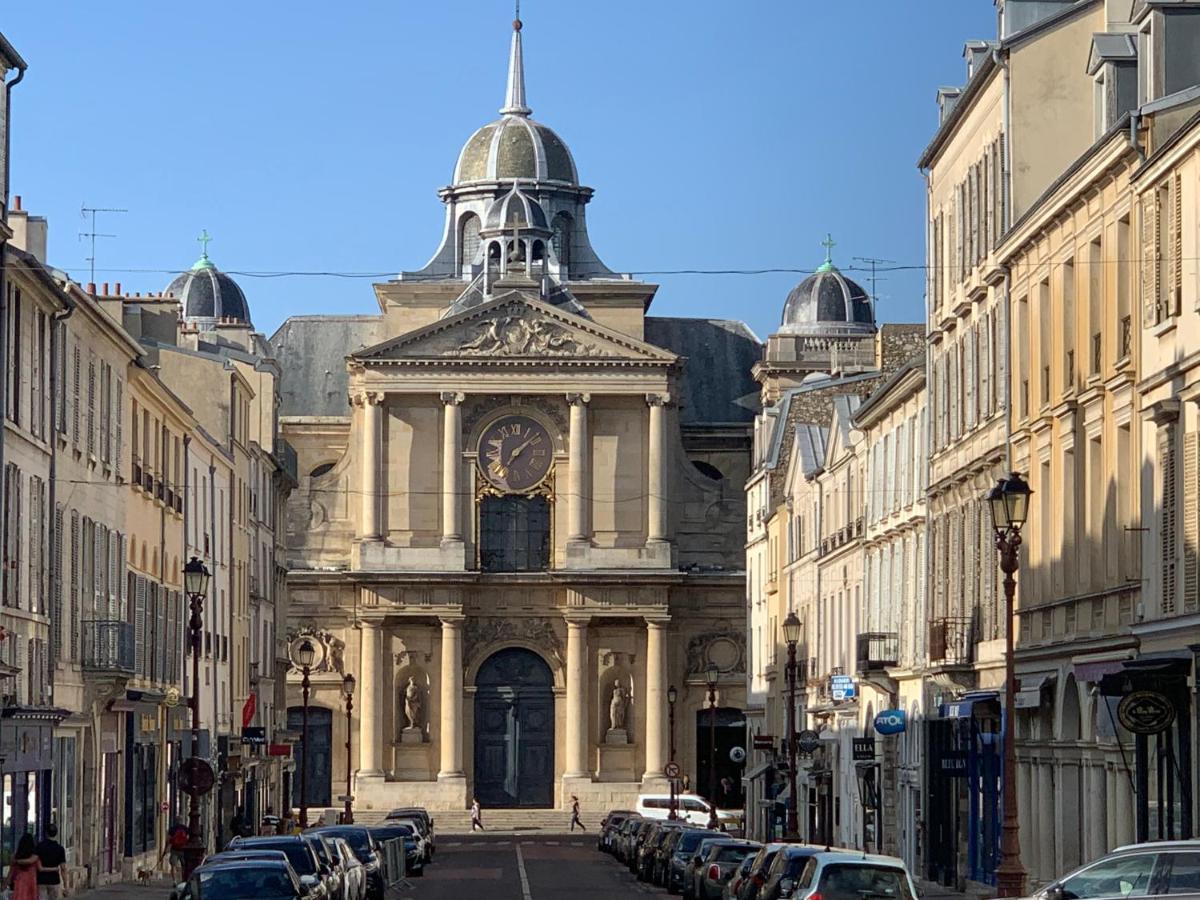Appartement Versailles quartier Notre Dame au pied du Chateau avec Parking Extérieur photo