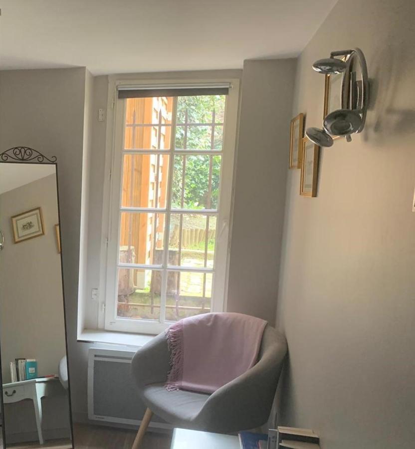 Appartement Versailles quartier Notre Dame au pied du Chateau avec Parking Extérieur photo